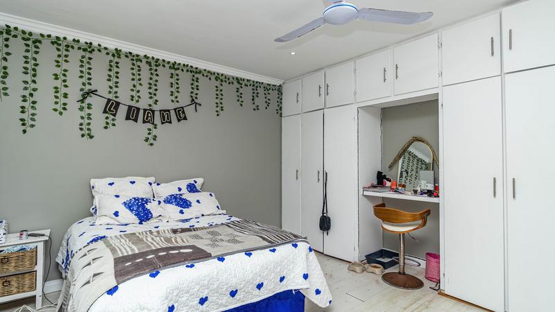 7 Bedroom Property for Sale in Dana Bay Western Cape